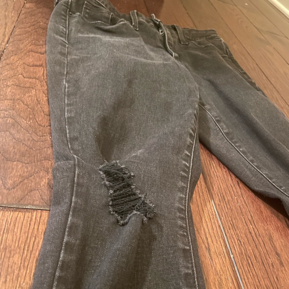 Universal Thread Black Ripped Jeans - Picture 5 of 7